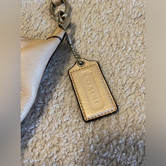 COACH Kristin Hobo Handbag 12x10” in Champagne Pink - Picture 8 of 8